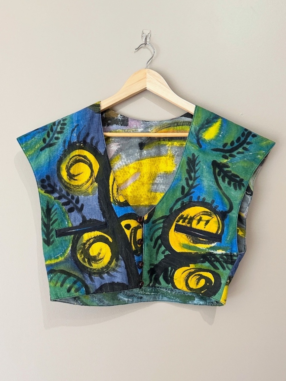 V-neck Juntos Hand-Painted Abstract Crop Top Yellow Cerulean Blue Forest Green